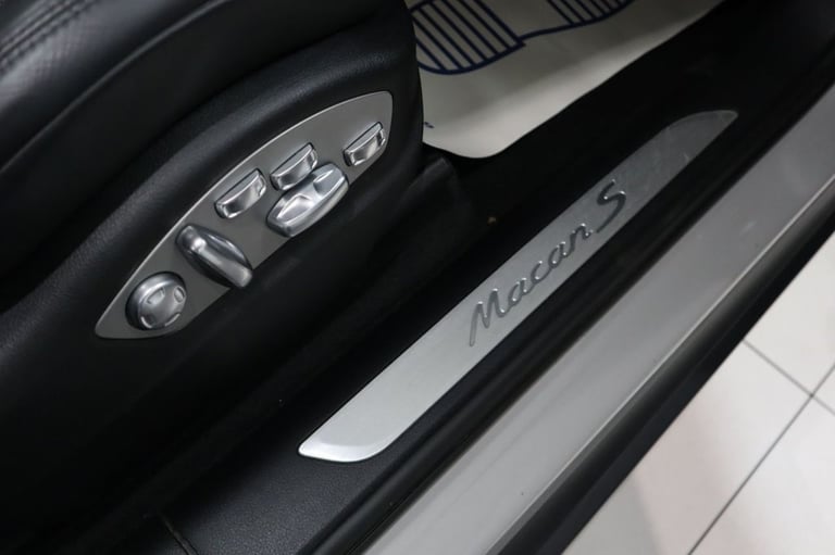 2019 D PORSCHE MACAN 3.0T V6 S SUV 5DR PETROL PDK 4WD EURO 6 (S/S) (354 PS)