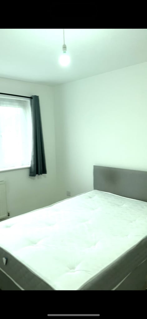3 Bedroom House to Rent £2700 Parking/Garage/Garden