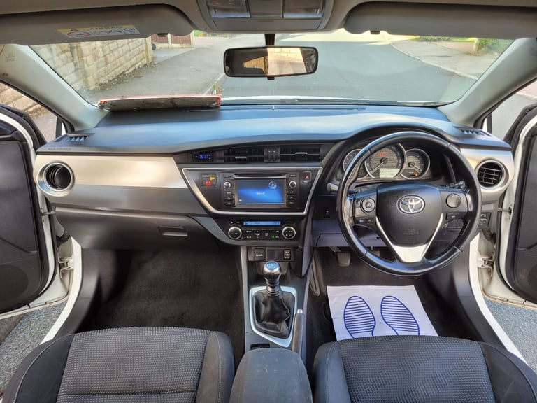 2015(64)TOYOTA AURIS 1.4 D4-D ICON 177K 12 MONTH'S MOT*£20/TAX*6SPEED*90BHP*FACELIFT MODEL*