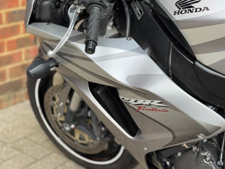 HONDA CBR 1000 RR FIREBLADE 2006 (56) SUPER SPORT + VERY CLEAN EXAMPLE 