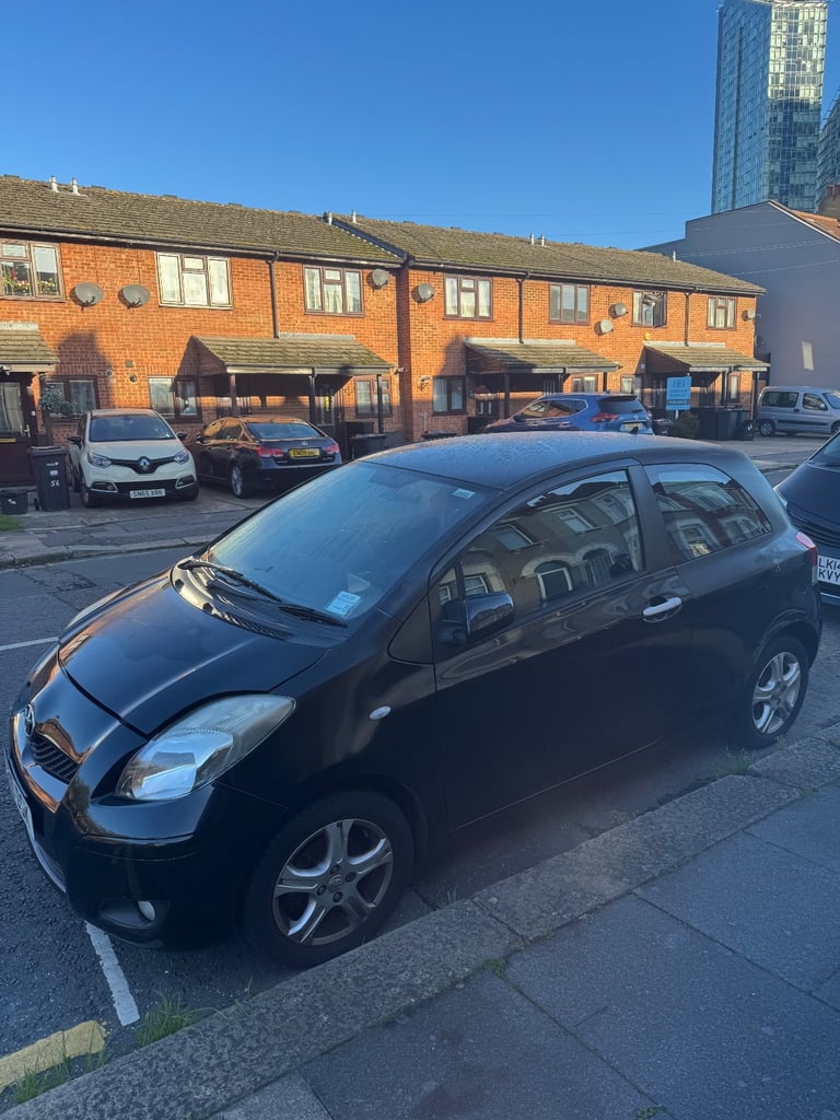 Toyota, YARIS, Hatchback, 2010, Manual, 998 (cc), 3 doors