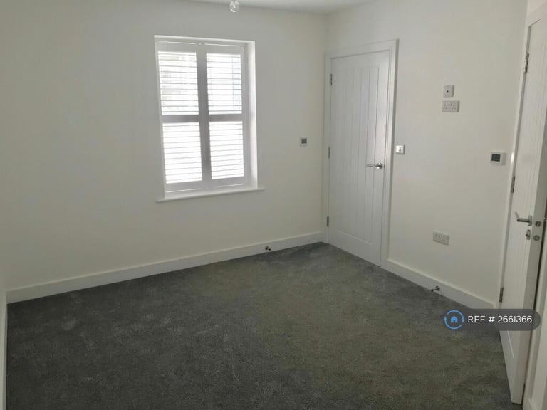 1 bedroom flat in Belle Vue Road, Bournemouth, BH6 (1 bed) (#2661366)