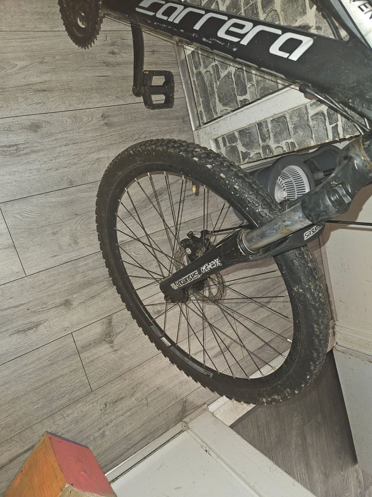 Carrera vengeance mountain bike