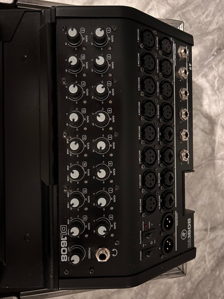 MACKIE DL1604 MIXER