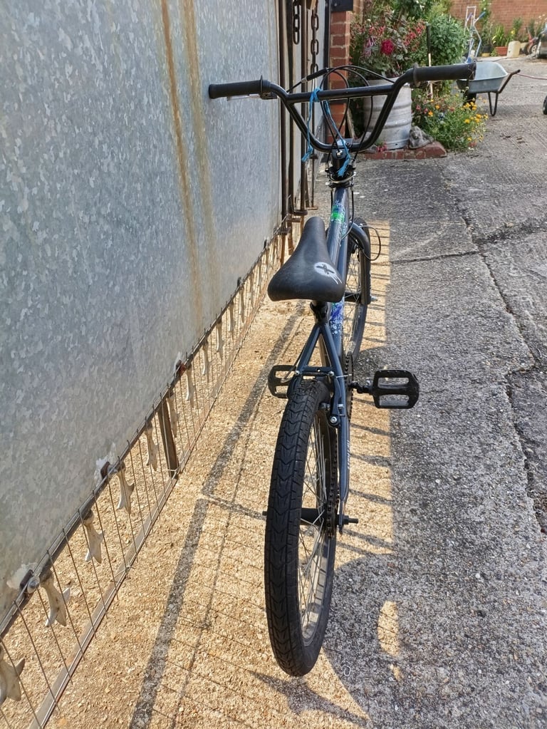 X-RATED SPEKTOR(GREY/BLACK)20 INCH WHEEL BMX BIKE,GIRO EQUIPED,ALLOY BRAKES