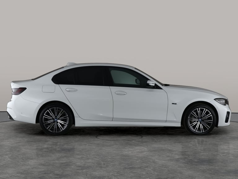 2021 BMW 3 Series 2.0 330e 12kWh M Sport Saloon 4dr Petrol Plug-in Hybrid Auto xDrive Euro 6  Sal...