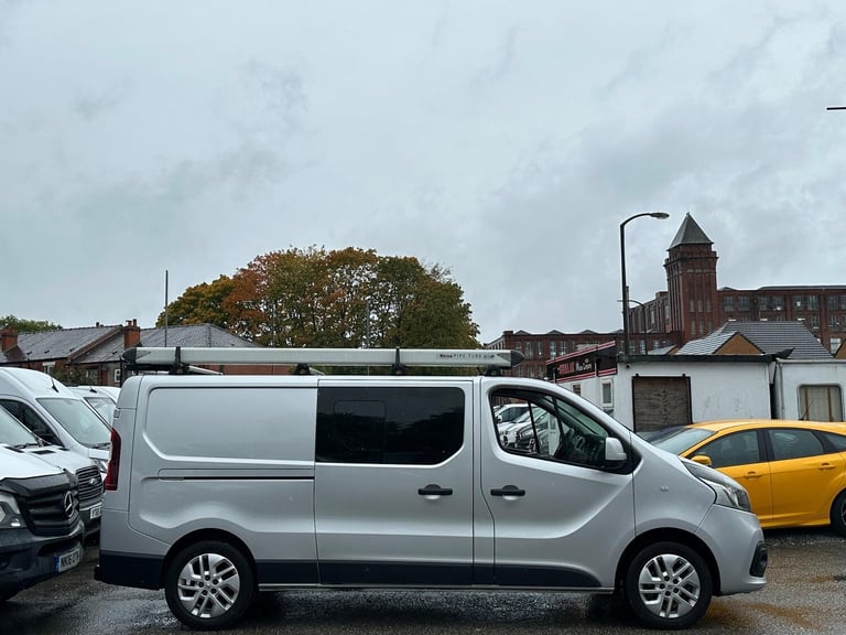 2019 Renault Trafic 1.6 dCi 29 Sport Nav Crew Van LWB Euro 6 6dr WINDOW VAN Diesel Manual