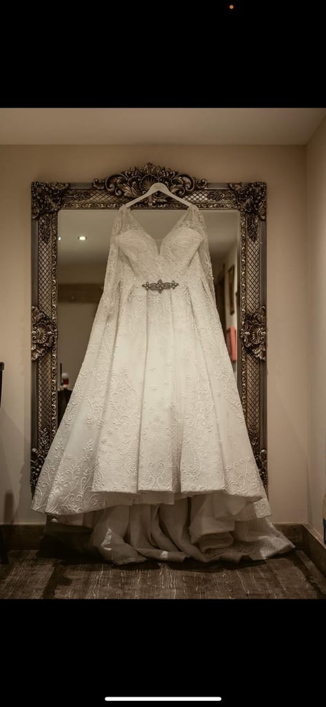 Ballgown wedding dress