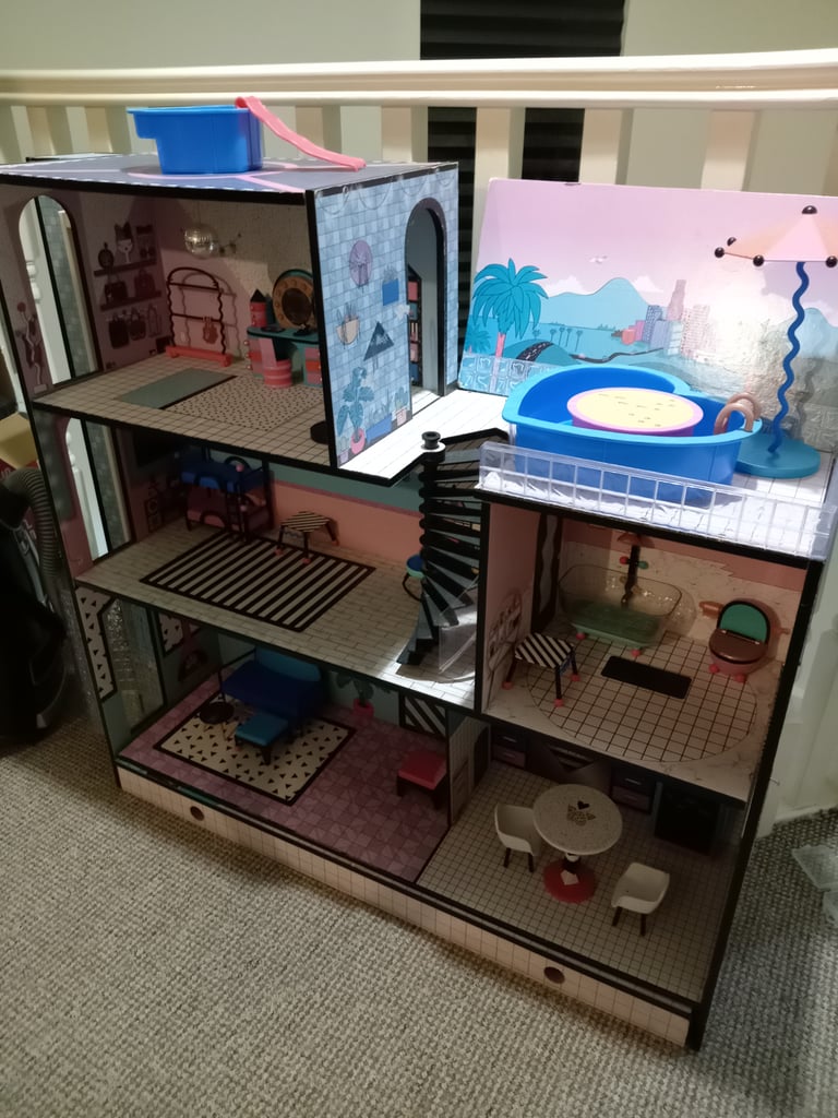 LOL doll house 