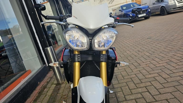 TRIUMPH SPEED TRIPLE R