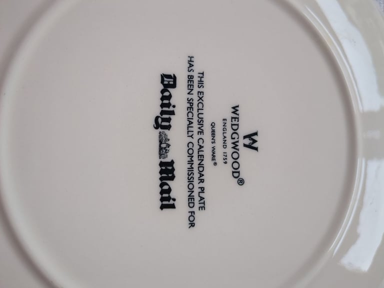 Wedgewood 2003 calender plate