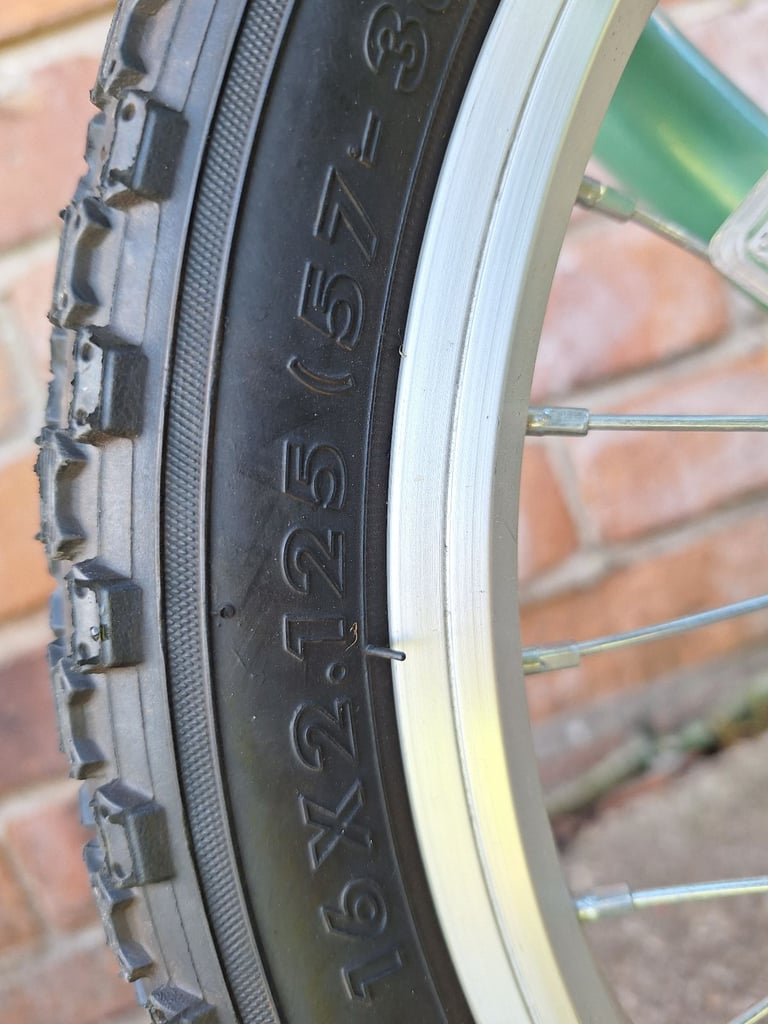 Apollo girls bike 16 inch wheels