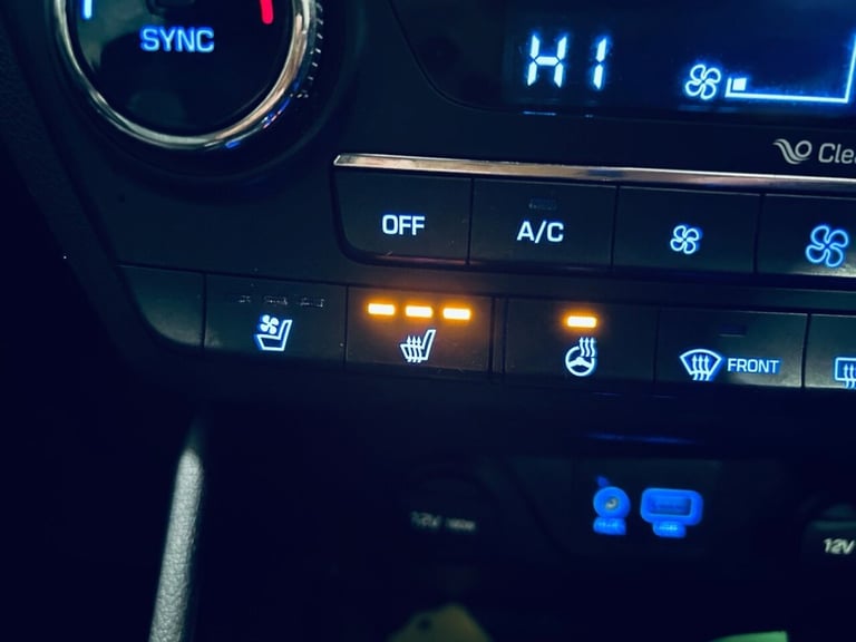 HYUNDAI TUCSON 2.0 CRDI BLUE DRIVE PREMIUM SE SUV DIESEL MANUAL EURO 6 2016