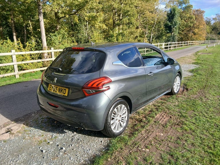 2015 Peugeot 208 1.2 PureTech 82 Allure 3dr HATCHBACK PETROL Manual