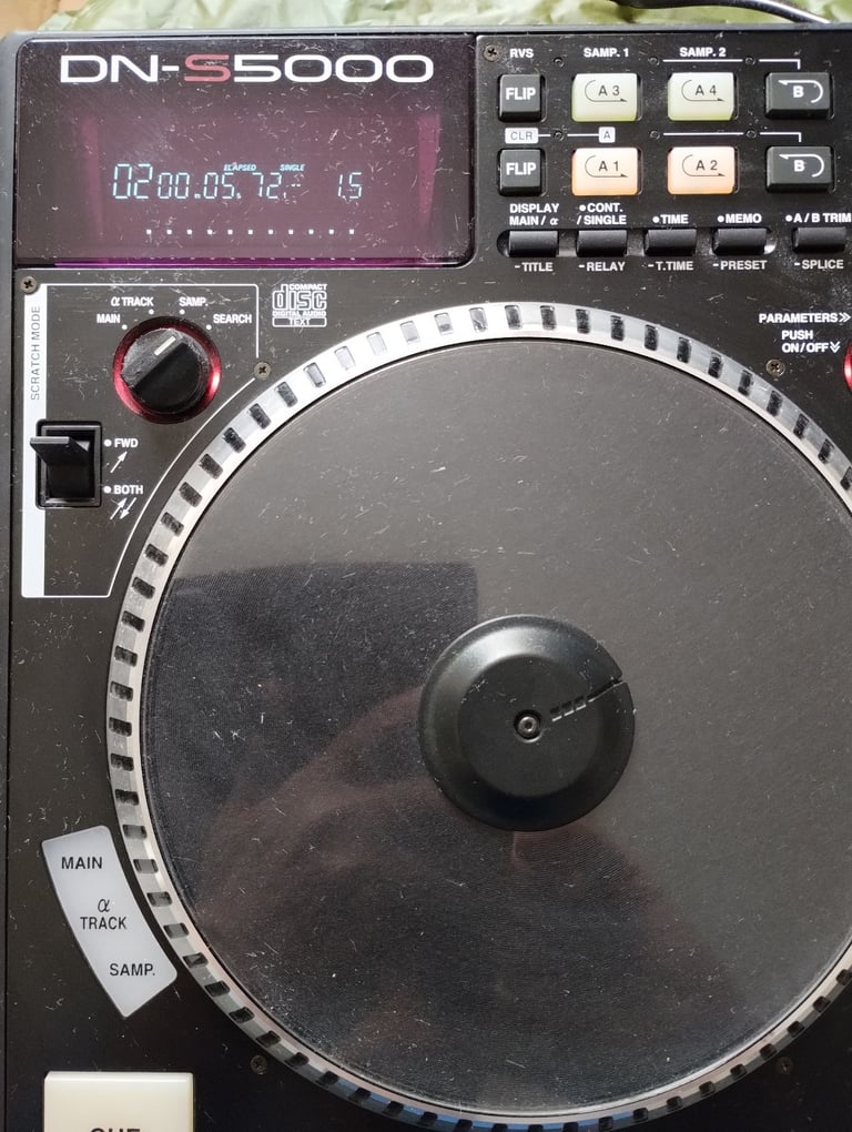 Denon DN-S5000 Professional DJ CD/MP3 Player £160
