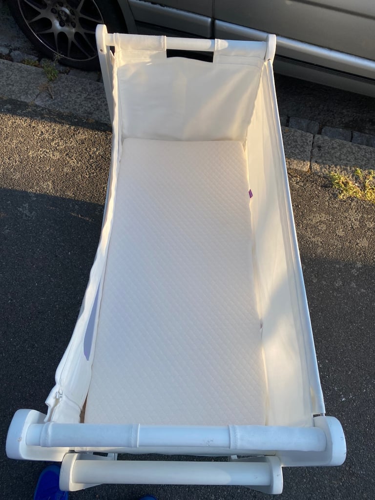 Snuzpod 2 Bedside Crib Cot Bassinet 
