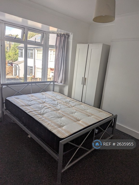 image for 1 bedroom in Oxford Close, London, N9 (#2635955)