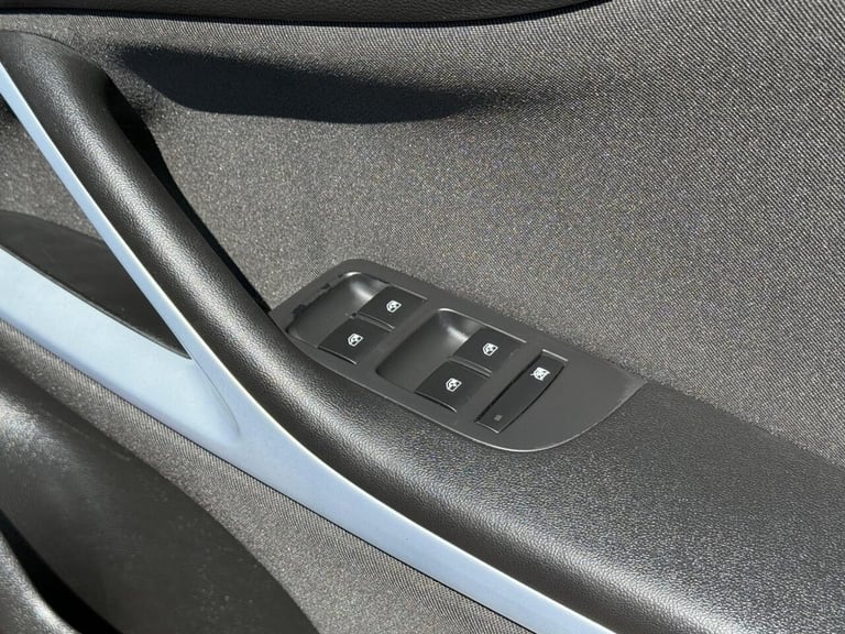 2017 Vauxhall Zafira Tourer 1.4i Turbo Energy Auto Euro 6 5dr MPV Petrol Automatic