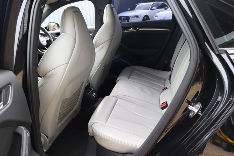 Audi RS3 2.5 TFSI S Tronic quattro - STAGE 2 - PAN RF - ACC - CARBON - SS SEATS 