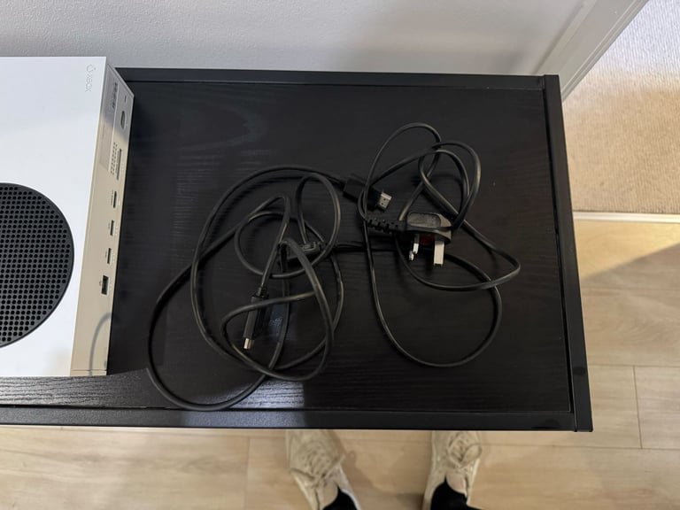 Xbox Series S + 1 controller + cables in excellent condition for sale in Hackney