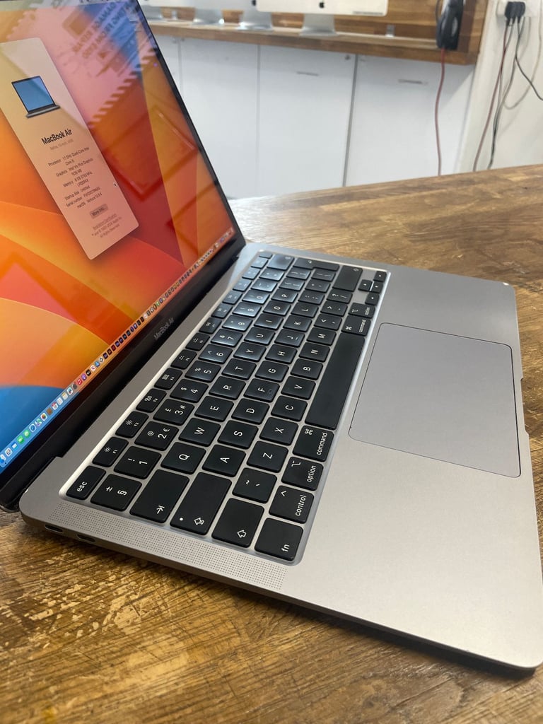 Apple MacBook Air Retina 13" 2020 1.1GHZ Quad-Core Intel core i5 8GB RAM 512GB SSD Ventura