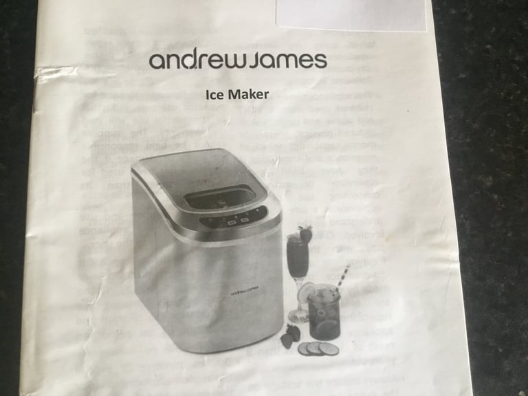 Table top ice maker