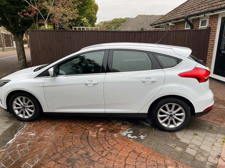 Ford, FOCUS, Hatchback, 2016, Manual, 999 (cc), 5 doors