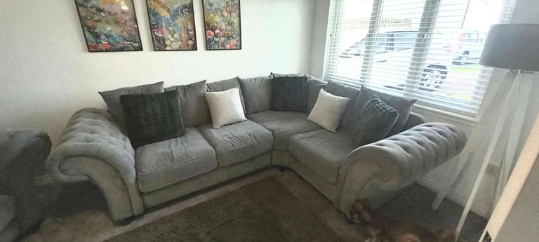 Corner suite with armchair and pouffe