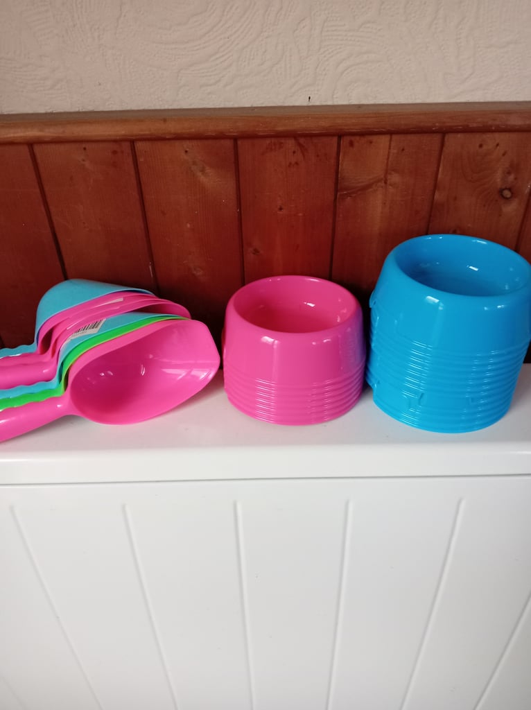 Dishes and food scoops