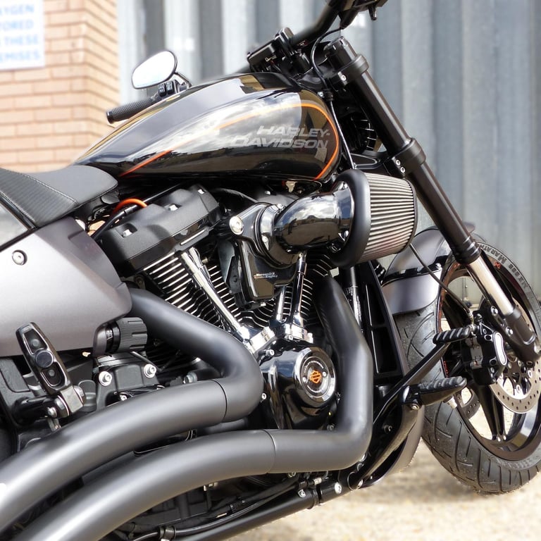 HARLEY DAVIDSON FXDRS SOFTAIL 114 1868. A MUSCLE CRUISER IN PERFECT CONDITION.