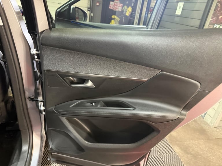 2019 Peugeot 3008 1.2 PureTech Allure Euro 6 (s/s) 5dr HATCHBACK Petrol Manual