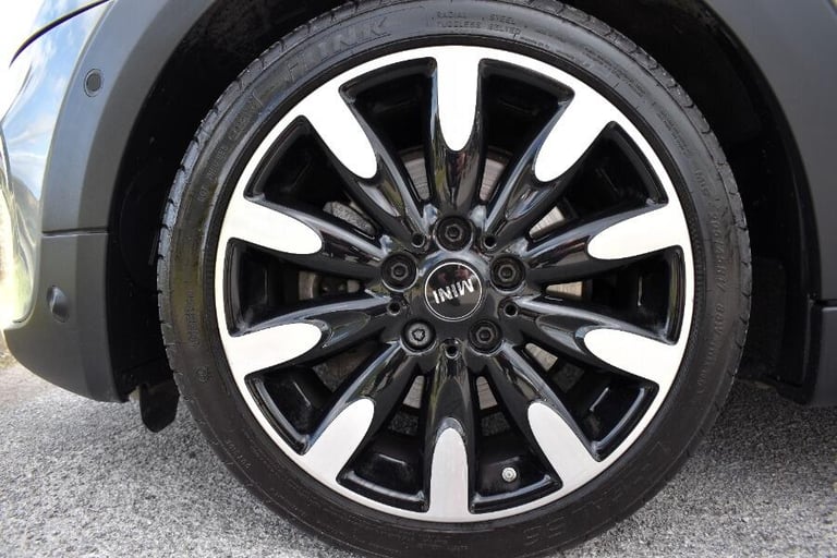 2019 MINI Hatch 1.5 Cooper Exclusive II 5dr Auto HATCHBACK PETROL Automatic