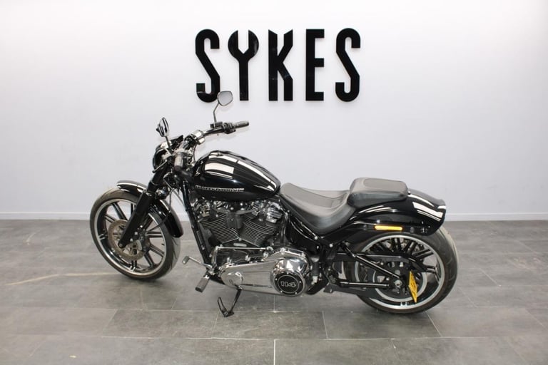 2022 Harley-Davidson FXBRS Softail Breakout 114 in Vivid Black