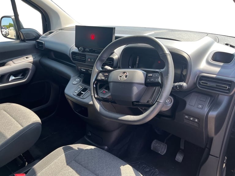 2024 Vauxhall Combo Ultimate XL 5 seat Estate Electric Automatic