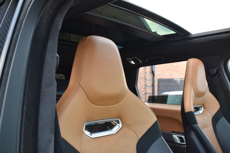 2021 62 LAND ROVER RANGE ROVER SPORT 5.0 P575 V8 SVR CARBON EDITION SUV 5DR PETR