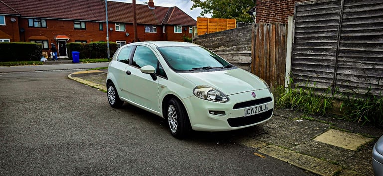 image for Fiat, PUNTO, Hatchback, 2012, Manual, 1242 (cc), 3 doors