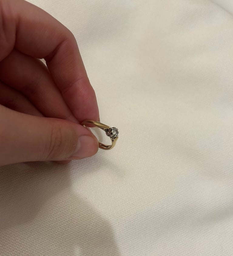 image for fully hallmarked Single stone 9ct Gold diamond