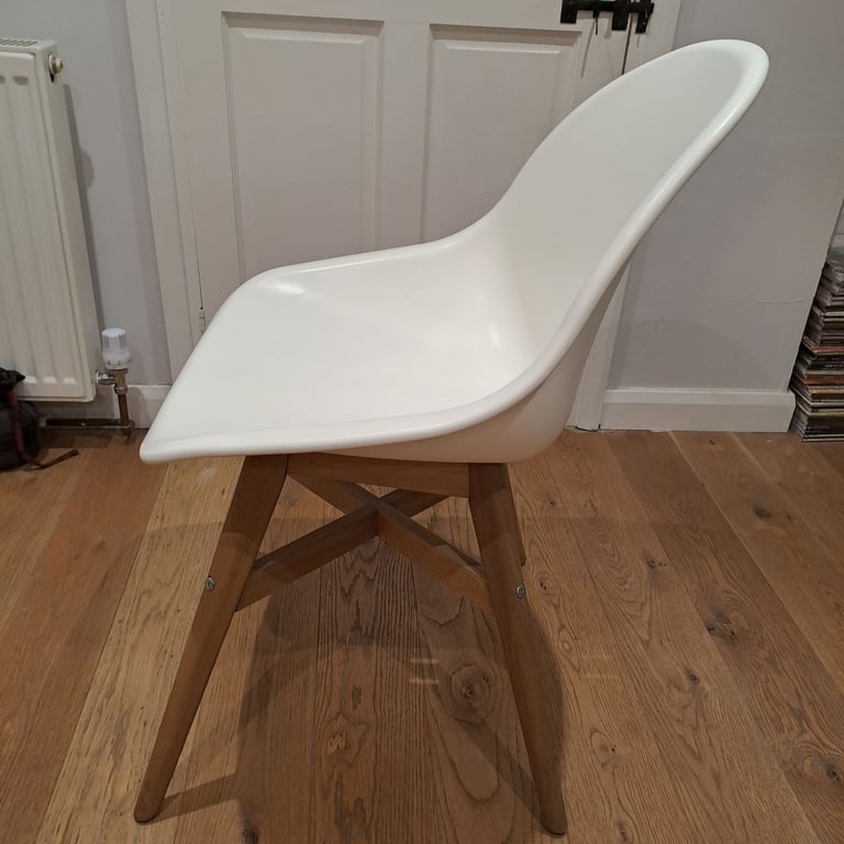 Set of 4 dining chairs