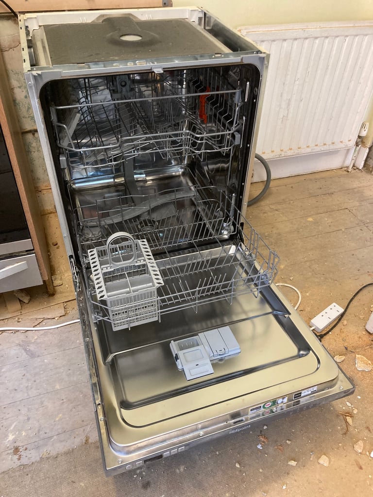 image for Great condition intergrated dishwasher - brand Hotpoint 