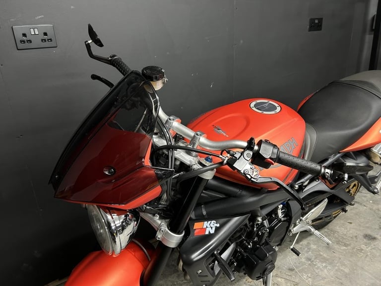 2010 10-PLATE TRIUMPH STREET TRIPLE 675 R ** ONLY 9,724 MILES ** EXTRAS **