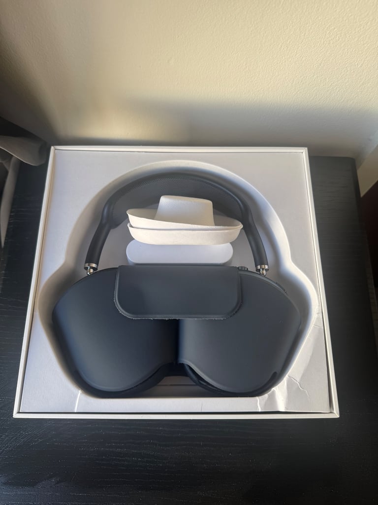 image for AirPod maxes midnight 