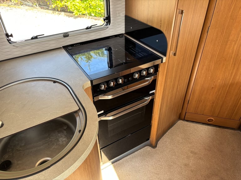 Auto Trail Tracker FB Motorhome. Fiat Ducato 150 BHP
