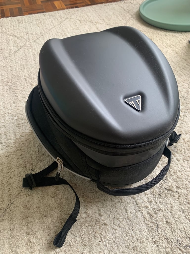Triumph tank/rear seat bag