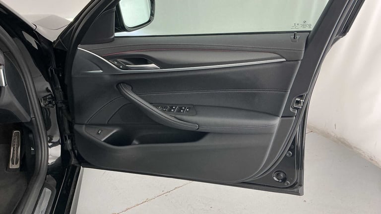 2023 BMW 5 Series 520d MHT M Sport 4dr Step Auto SALOON DIESEL Automatic