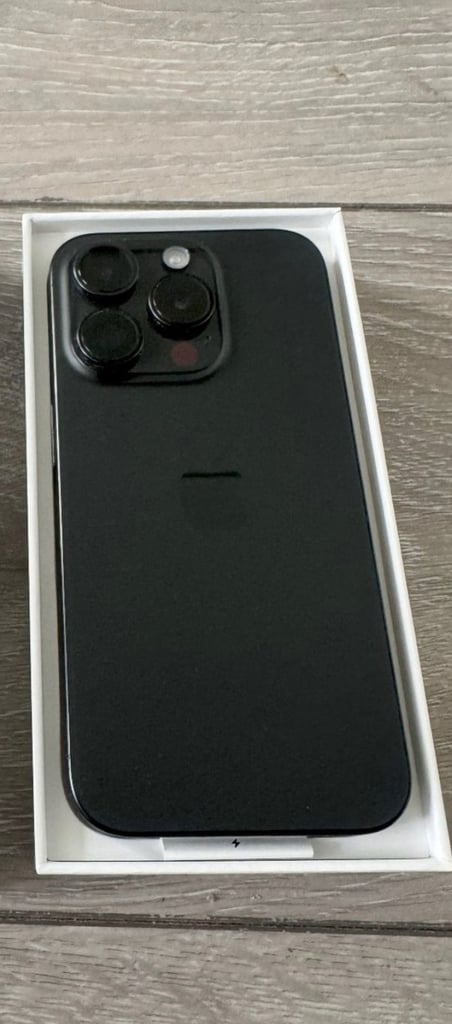 image for iPhone 15 pro max (100%) battery health