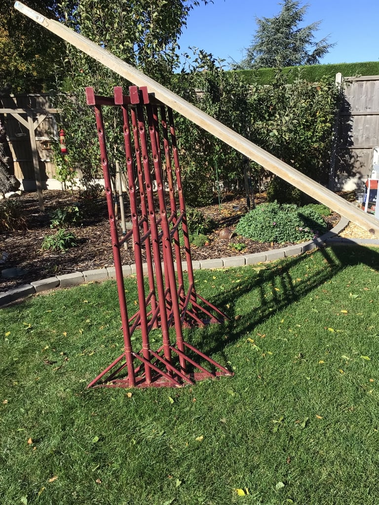 4 Builders trestles and 4 scaffold boards