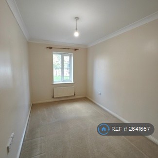 2 bedroom flat in Sterling Court, Bursledon, Southampton, SO31 (2 bed) (#2641667)