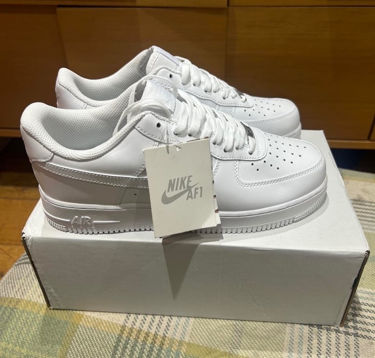White airforce 1s