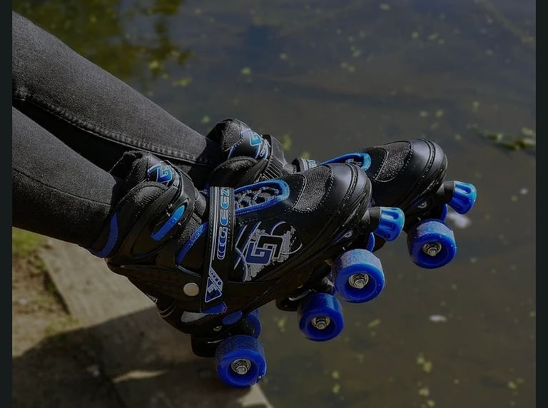 Geezy size adjustable quad skates roller boots size 30 to 33 NEW