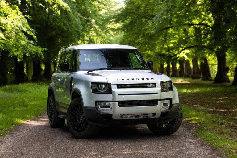 image for LAND ROVER DEFENDER 90 3.0 D250 MHEV SE Hard Top SUV Auto 4WD SWB Euro 6 (s/s)